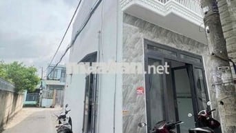 nhà 4x9 1 lầu 2 mặt tiền 2 cửa chính. hẻm 4 mét thông