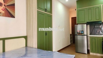 CĂN HỘ FULL NỘI THẤT CỬA SỔ VÀ BAN CÔNG LỚN Ở PHÚ NHUẬN GIÁP Q3,Q1