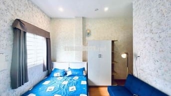 10p qua Q1,5,7 Studio Full nội thất thang máy cửa sổ trời lớn