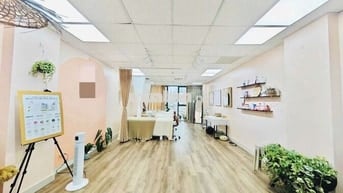 Cho thuê văn phòng Láng Hạ 85m2 12tr5 oto đỗ cửa view thoáng