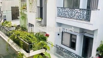 NI SƯ HUỲNH LIÊN-TÂN BÌNH 40M2-4TẦNG MỚI TINH-HẺM XE HƠI 7CHỖ.CHỈ 5T75