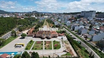 Cho thuê nhà nguyên căn mặt tiền đường lớn trung tâm Tp Đà Lạt