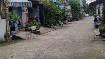 mặt tiền hẻm 8m xe tải đậu cửa thông ra kênh tham lương ra thống nhất.