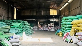 Cho thuê kho xưởng 2.160m² có VP, điện 3 pha, xe container, Bình Chánh