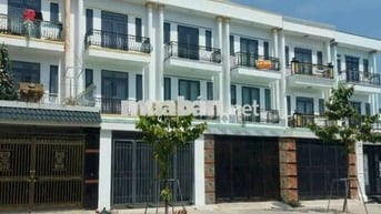 Cho thuê nhà 2 lầu 4PN full nội thất 13tr phường uyên hưng tân uyên