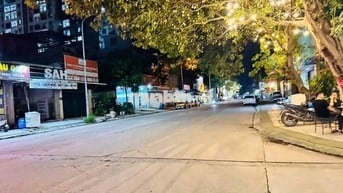 NHÀ 5 TẦNG 25 PHÒNG – TRUNG TÂM DĨ AN – 255M² – GIÁ 18 TỶ