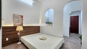 Cho thuê CHDV 1PN tách bếp mới xây ngay cv Hoàng Văn Thụ, Tân Bình