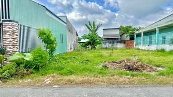 Cần tiền bán gấp lô đất Thị Trấn Củ Chi 250m2 giá 630tr, sổ hồng riêng