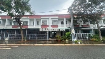 Bán Căn nhà 2 lầu hoàn thiện , Ngay KCN Vsip2A  chỉ 2ty3