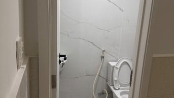 Cho thuê mặt bằng tầng trệt 127 Calmette, Q1