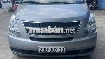 Hyundai Grand Starex 2010 Van 2.5 MT - 15000 km