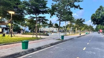 Bán Đất view công viên Bá Tùng- Hoà Quý 3tỷ680 đông nam