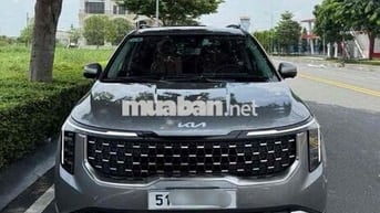 Kia Carnival 2025 Signature 2.2D - 8000 km