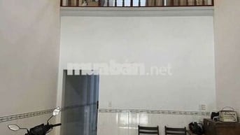 NHÀ ĐẸP 3PH NGỦ  MẶT TIỀN HẺM THÔNG GẦN CHỢ VÀ TRƯỜNG HỌC, VLA