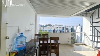Ban công sân thương to rộng Tách phòng ngủ Nội thất đầy đủ