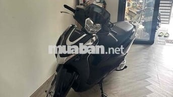 Xe nhà đang đi lead 2021