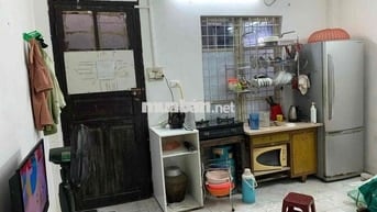 . ĐC : Ngõ Giếng Mứt - phố Bạch Mai gần trung tâm thương mại Chợ Mơ ,