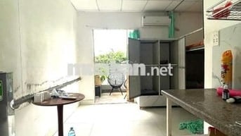 Chính Chủ Cho Thuê Phòng Ban Công Full NT ngay Ngã Tư Hàng Xanh