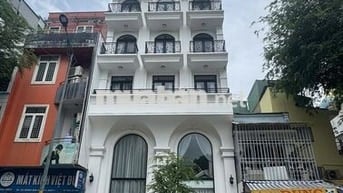MT ĐƯỜNG TRƯƠNG ĐỊNH QUẬN 3 DT: 8X 15 1 TRỆT 5 LẦU  SÂN THƯỢNG TM