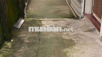 Nhà gần chợ dĩ an 1.nhà số chung 40 m2 có 30 thổ cư ngang 4.5 ×9