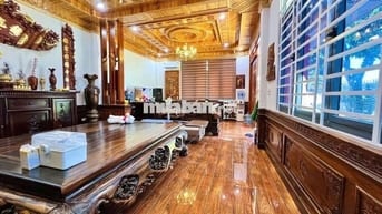 Nhà vườn Bảo Lộc 500m² -100 TC view suối, full nội thất gỗ quý 7.8 tỷ