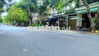 Bán nhà đẹp mặt tiền đường số KDC đồng bộ phường Tân Phong, Quận 7