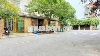Nhà thuê 1 Trệt 2 Lầu gần siêu thị Go Đông hoà .Dĩ An