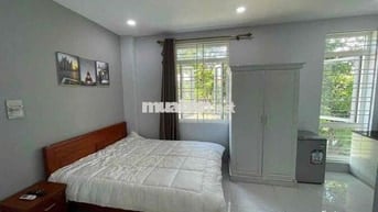 Phòng cửa sổ trời thoáng mát, Gần đh UEF, Hutech, UTH, HIU khu an ninh