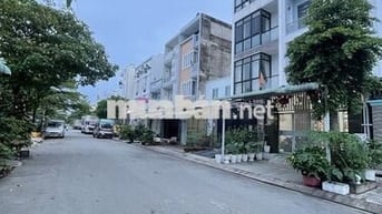 BÁN NHÀ ĐẸP KDC BÌNH ĐIỀN P7 Q8 - 80M2 ( 5M X 16M ) - NHỈNH 8 TỶ.