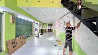 CĂN GÓC 2MT đường CMT8- sẵn 2 phòng ở lại