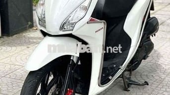 xe Vision trắng 10/2019
