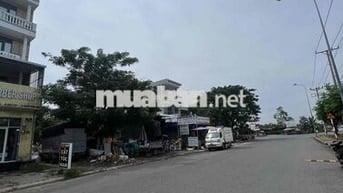 Lô đất năm trục chính của khu nam sài gòn đường rộng 23m .