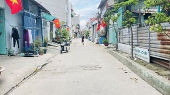 5.5 ty hẻm xe tải hbp td ngang 6.15m. Dt 83.8m. Dt san 160m. Ql 13 củ