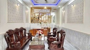 NHÀ ĐẸP MỚI TRỆT LẦU, 2PN, NỘI THẤT CƠ BẢN, GẦN NGÃ TƯ GA