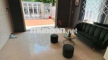 Cho thuê nhà 3 tầng mặt tiền Nguyễn Xiển gần Crow