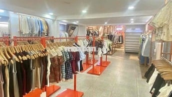 Cho Thuê nhà nguyên căn trung tâm phố sầm uất