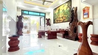 Cho  thuê nhà 2 lầu nguyên căn có: 4pn sau Big C - Đông Hoà - Dĩ An