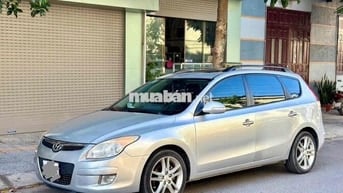 Hyundai I30 CW cao cấp nhất.