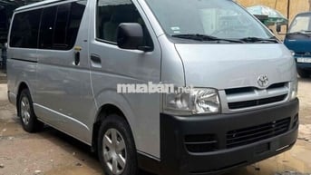 Toyota Hiace nóc thấp nhập Nhật, 16 chỗ máy xăng