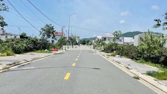 Đất Lộc An - Đất Đỏ- Gần Bờ Biển
Diện tích: 7x20 (140m2 full thổ cư):