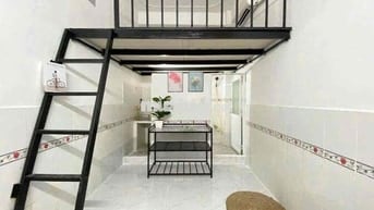 Trống sẵn phòng có gác sẵn máy lạnh - nhà than máy gần chợ