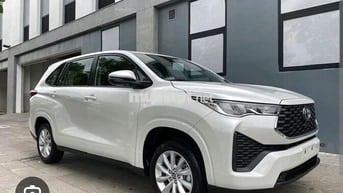 Toyota Innova Cross 2024  - 8000 km