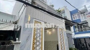 Huỳnh tấn phát sát nách phú mỹ hưng ,diện tích 60,8m2 , 3 tầng ,4phòng