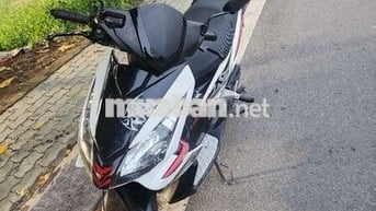 Xe AB Thái FI 2011 Trăng-Đỏ-Đen
