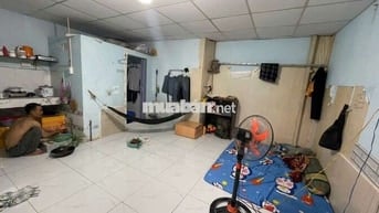 Nhà cấp bốn:5x4 mặt tiền hẻm 972, huỳnh tấn phát,Q7