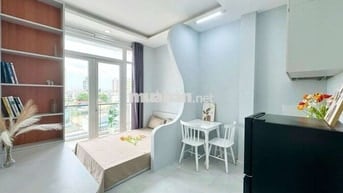 Cho thuê phòng trọ quận 1_Full nội thất_Balcony_Thang máy_Bùi Viện