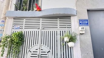 Bán nhà sổ hồng riêng 3m x 9m. 1 lầu 2PN 2WC. Hẻm 6m Lê V KhươnQuận12