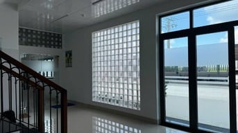 Kho chứa hàng tổng dt 4300 m2 , kho 2160 m2 Thạnh Phú ,Bến Lức Long an