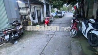 HIẾM - NHÀ SÂN VƯỜN - NGUYỄN VĂN QUÁ - 5x23 - 3TẦNG - CHỈ NHÍCH 5TỶ