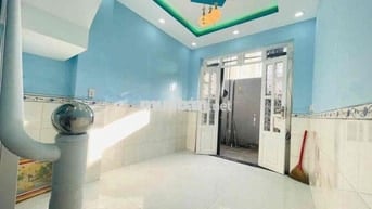 cho thuê nhà Nguyên căn 1 trệt 1 lầu 2 phòng ngủ . dt 3x8m